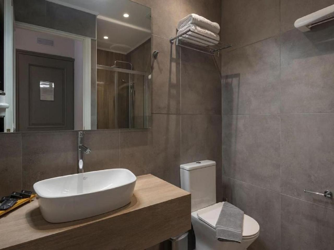 Hotel Aela Grand Near Delhi Airport By La Casa Neu-Delhi Exterior foto